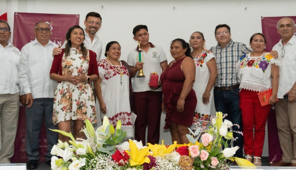 Más de mil estudiantes participaron en el Concurso Estatal de Oratoria 2025 IMG 20250609 WA0022 1 1024x588
