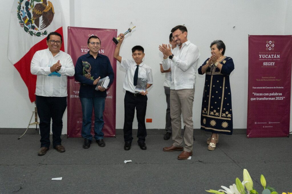 Más de mil estudiantes participaron en el Concurso Estatal de Oratoria 2025 IMG 20250609 WA0023 1024x682
