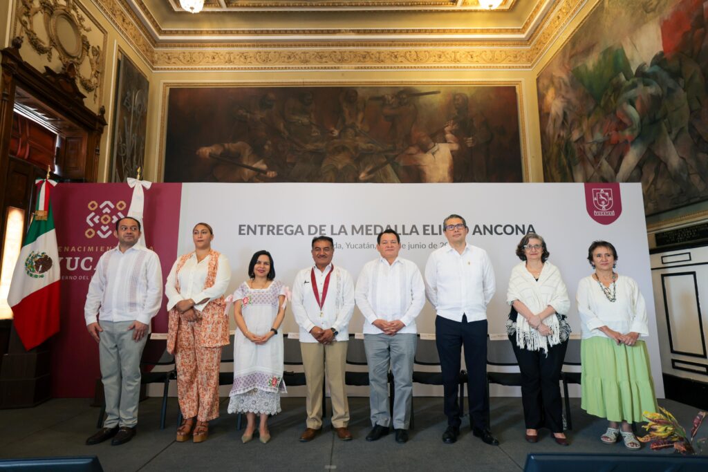 Fidencio Briceño Chel recibe la Medalla Eligio Ancona Imagen De WhatsApp 2025 06 17 A Las 15.55.20 8710fc8d 1024x683