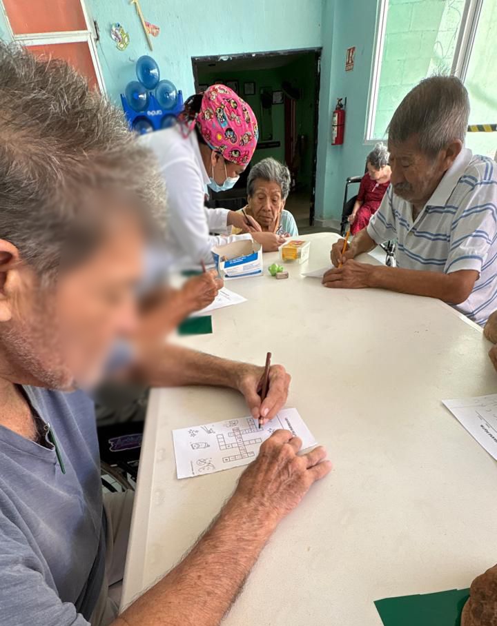 Acercan servicios de salud bucal a personas mayores en estancias de Mérida IMG 20250719 WA0020