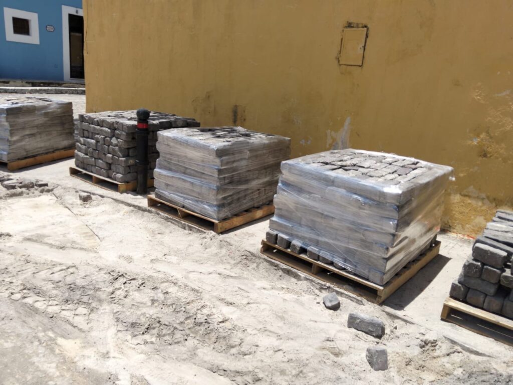 El Ayuntamiento de Mérida inicia la restauración de adoquines de la Ermita IMG 20250731 WA0017 1 1024x768