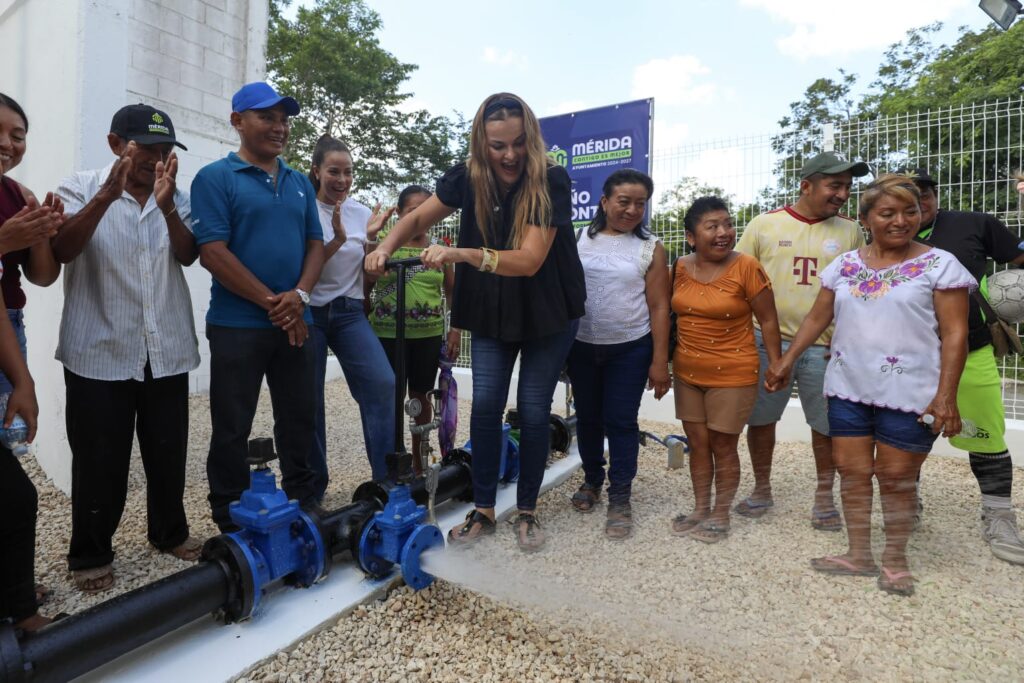 Entrega Cecilia Patrón nueva infraestructura y espacios públicos a comisarías de Mérida IMG 20250824 WA0070 1024x683