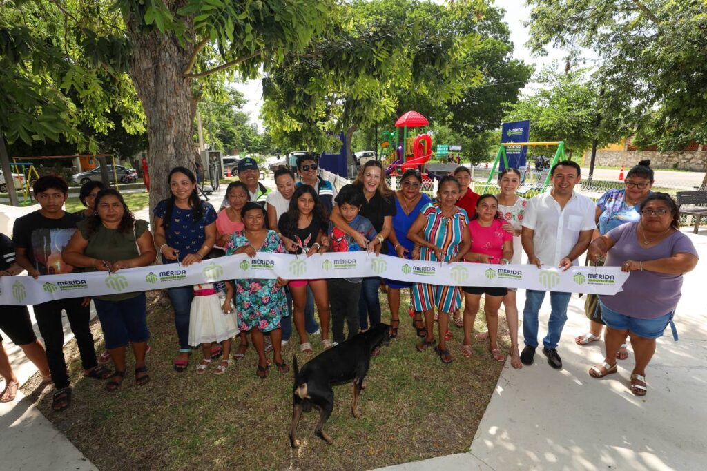 Entrega Cecilia Patrón nueva infraestructura y espacios públicos a comisarías de Mérida IMG 20250824 WA0072 1024x682