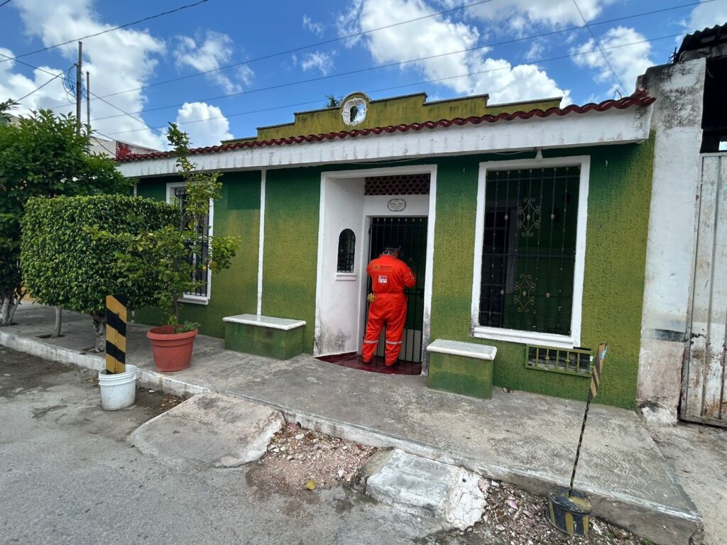 Atienden fuga de amoniaco en el centro de Mérida IMG 20250831 WA0086 1024x768