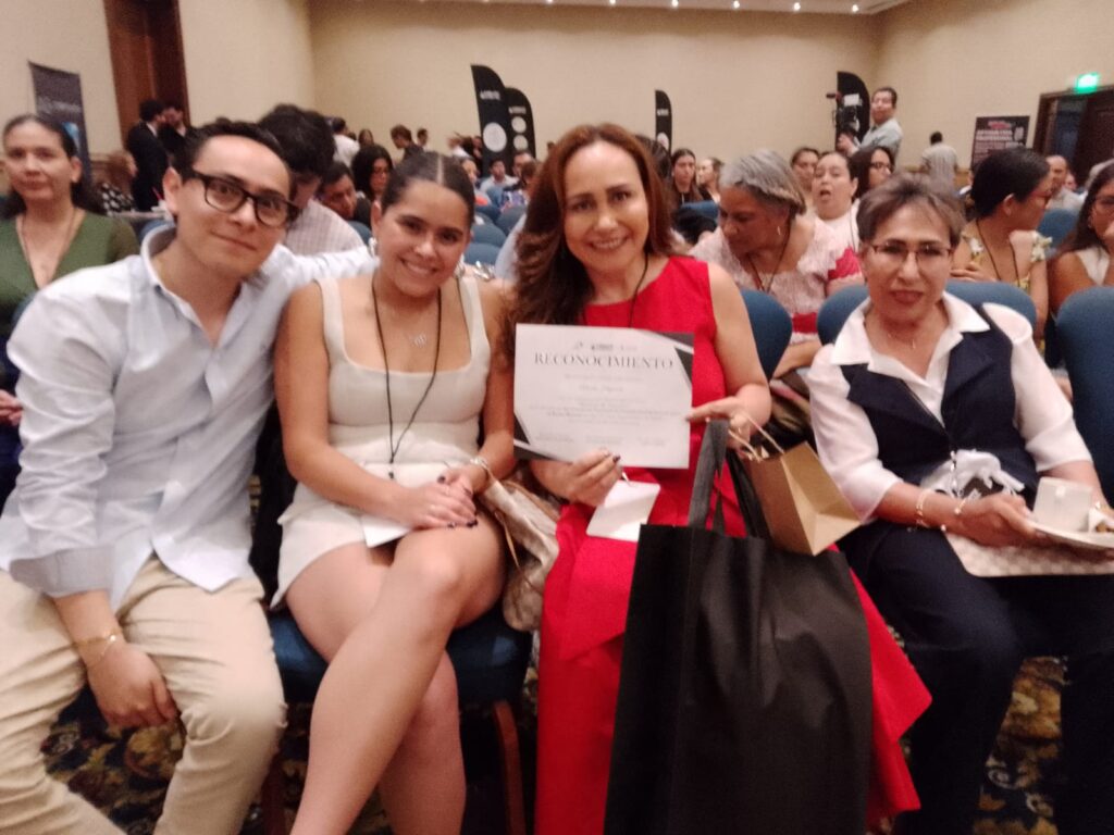 Esteban Canepa lidera un equipo de 7 personas de diferentes nacionalidades y triunfa… en Arabia Saudita IMG 20250917 WA0011 1024x768
