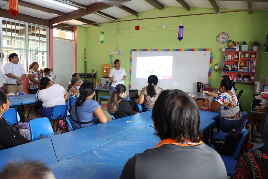 Escuelas de Yucatán se suman al programa Escuela Sustentable IMG 20250918 WA0008 1 1024x683