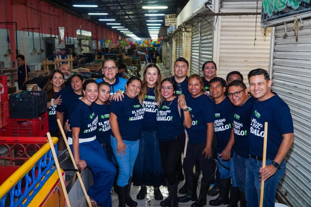 Con limpieza integral del Mercado Lucas de Gálvez, cuidamos el corazón de comercio local de Mérida: Cecilia Patrón IMG 20251004 WA0051 1024x682