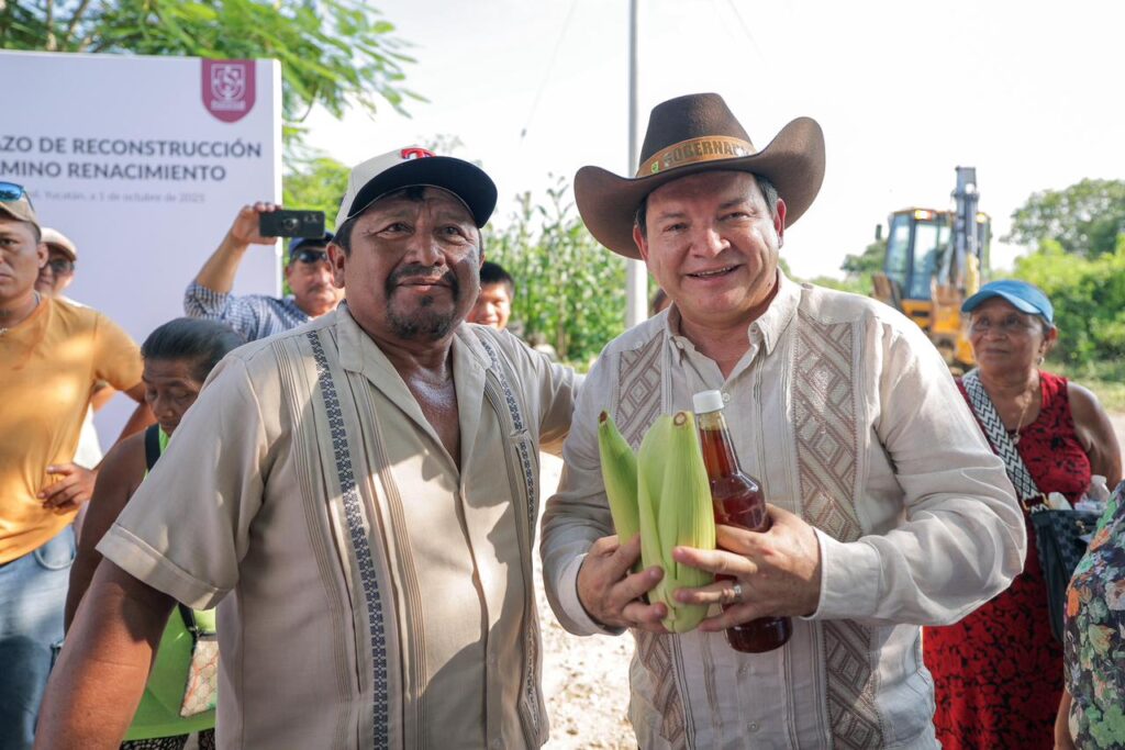 Díaz Mena refrenda compromiso con el campo yucateco IMG 20251004 WA0093 1024x683