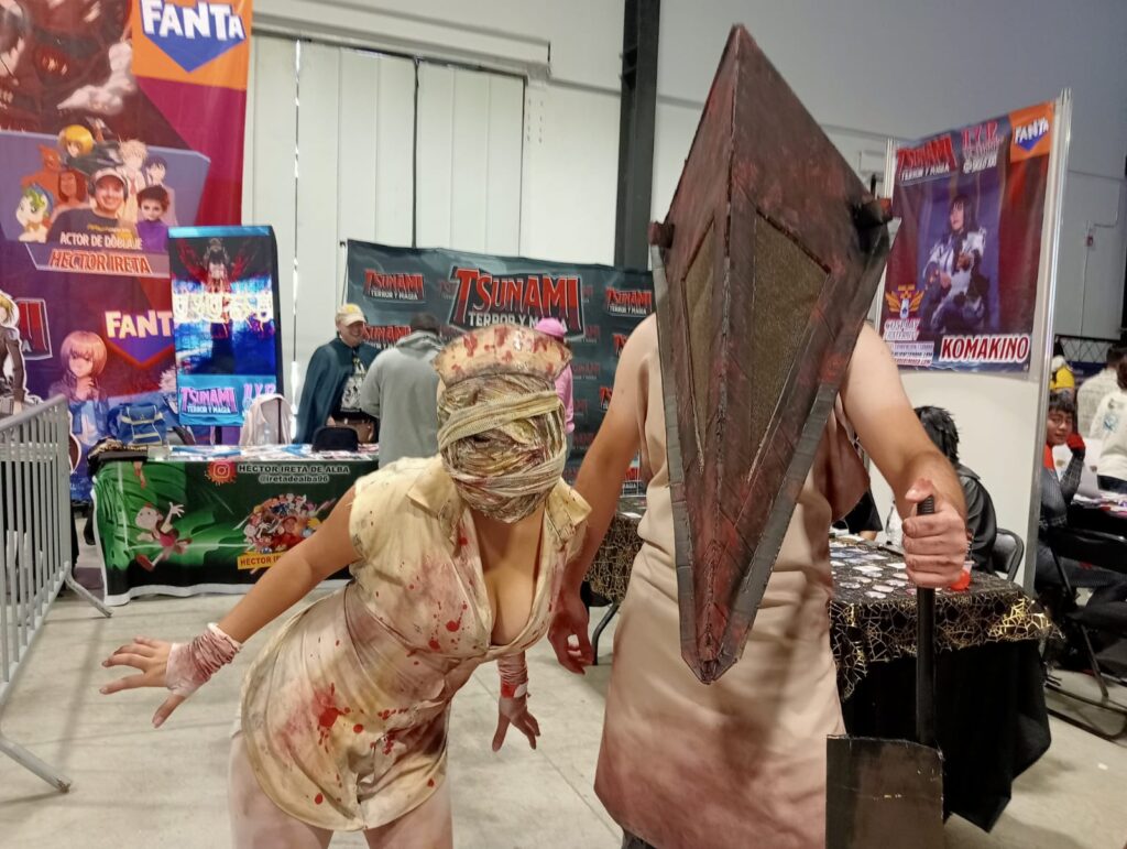 Creatividad y talento destacan en la Convención Tsunami: “Terror y Magia" IMG 20251011 WA0068 1024x771