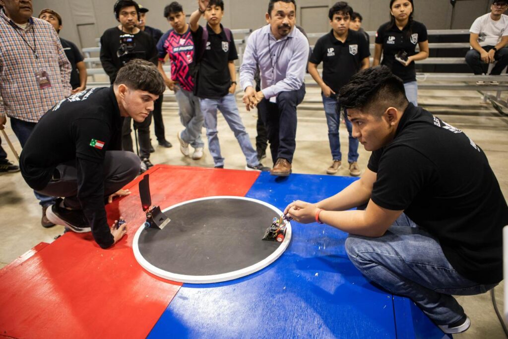 Talento de la niñez y juventud brilla en el Concurso de Robótica 2025 IMG 20251116 WA0075 1024x683