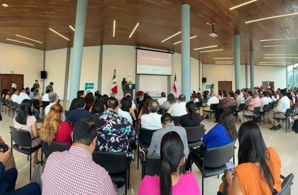 Reconocen en Yucatán a impulsoras e impulsores de la cultura de integridad Imagen De WhatsApp 2025 12 09 A Las 17.55.24 5bc7fbb3 1024x672