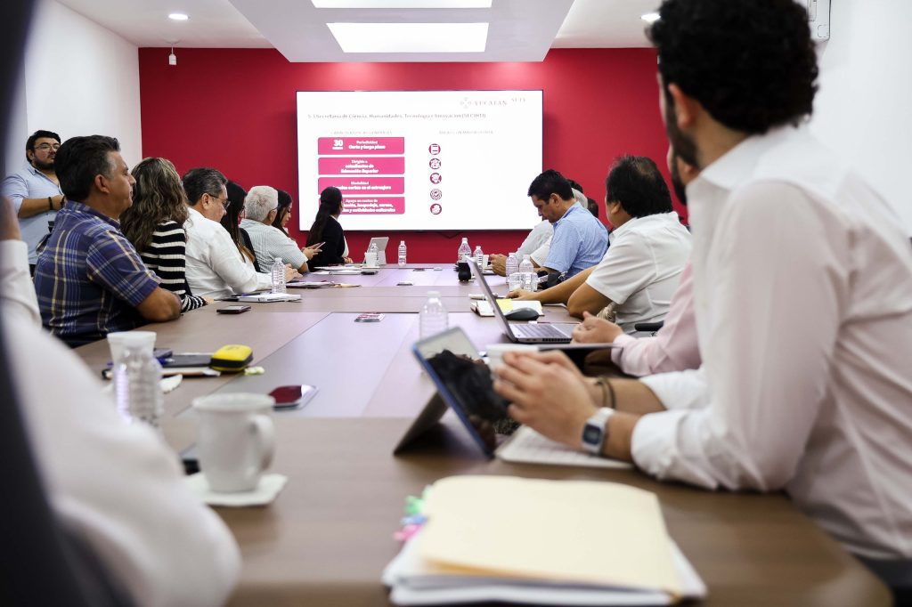 Acuerdan estrategia para conectar escuelas y empresas en Yucatán Comunicado 26 125 3 1024x682