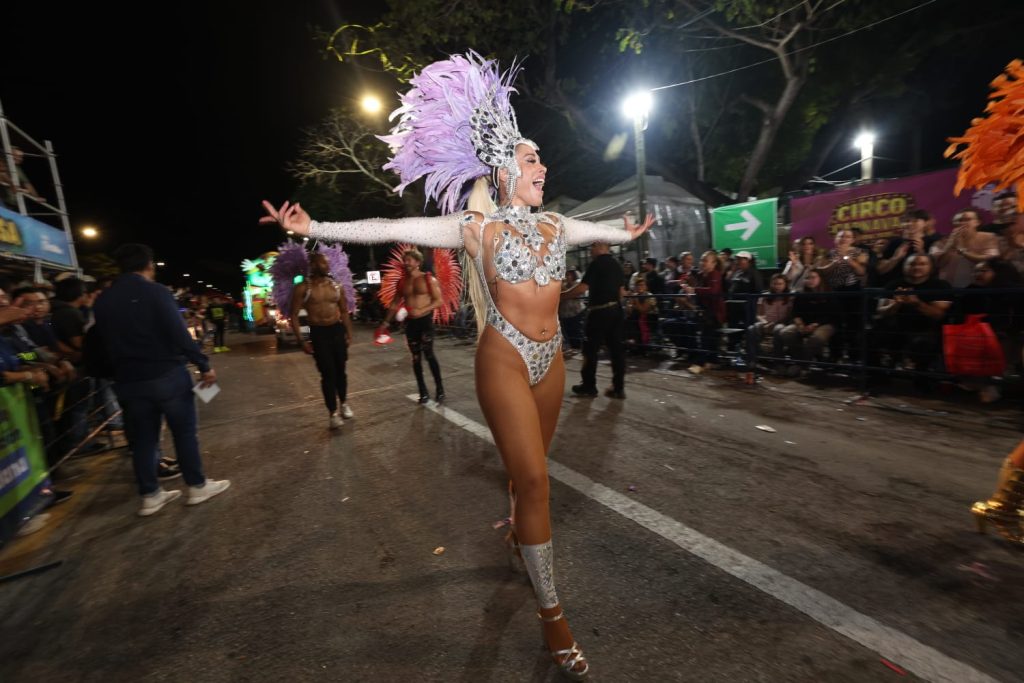 Más de 40 mil almas vibran en el Corso del Circo Carnaval Mérida 2026 1eddf36a 10a5 421d 9bde Cb187f3198e0 1024x683