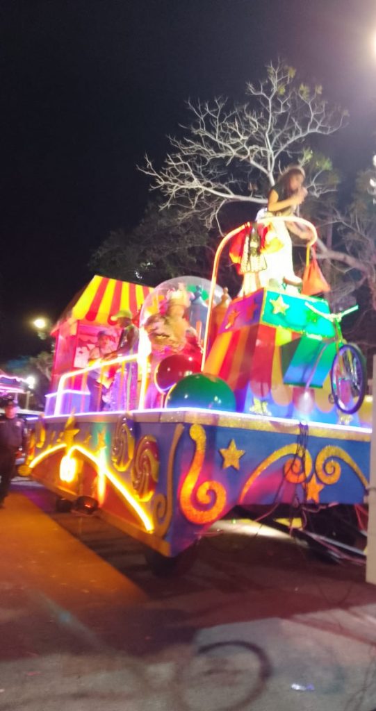 Más de 40 mil almas vibran en el Corso del Circo Carnaval Mérida 2026 99 1 541x1024