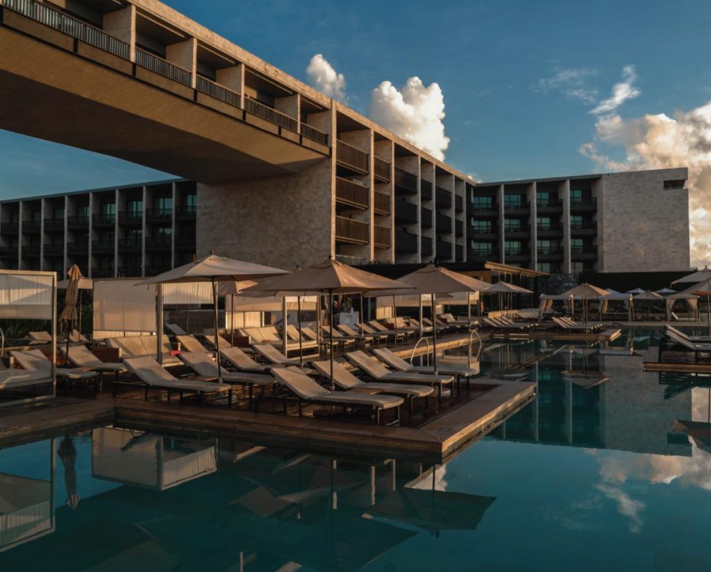 Posadas inaugura en playa del carmen su nuevo concepto: Devossion By Live Aqua CINCIO 1024x825