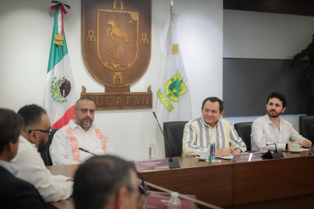 Exploran oportunidades para impulsar industria aeronáutica en Yucatán WhatsApp Image 2026 02 06 At 16.31.17 1024x683
