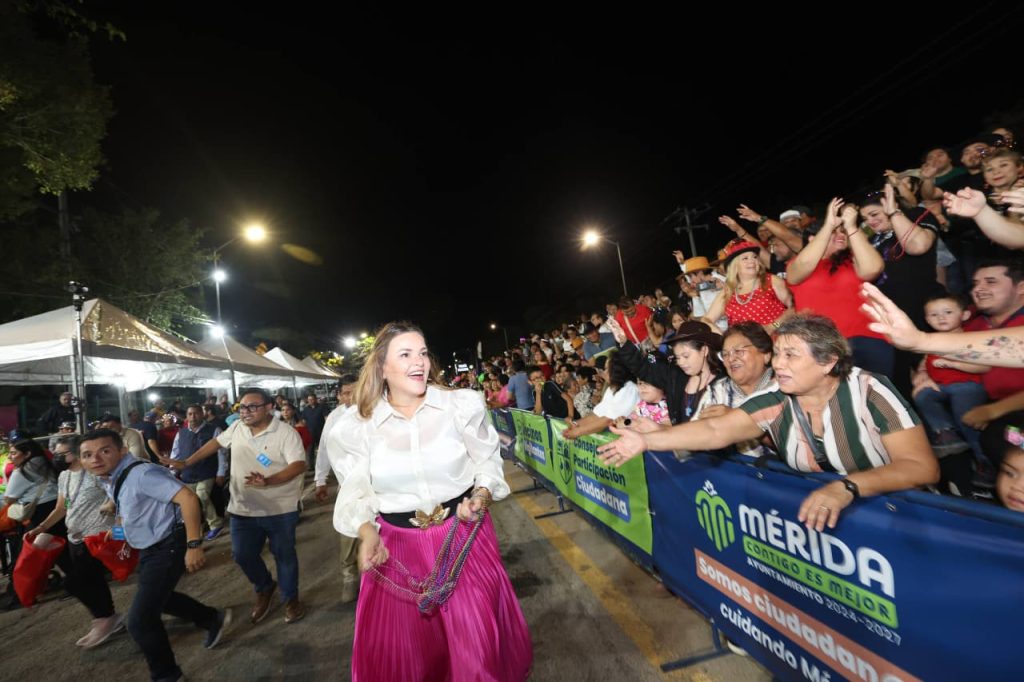 Caifanes y “La Negra Tomasa” hacen cantar y bailar a más de 40 mil personas en el Circo Carnaval Mérida 2026 WhatsApp Image 2026 02 15 At 00.22.46 1024x682