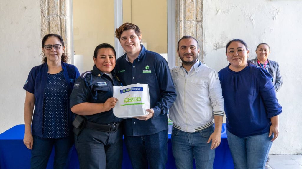 Ayuntamiento de Mérida entrega auxiliares auditivos que mejoran la vida de personas con discapacidad WhatsApp Image 2026 02 18 At 16.52.47 1024x575