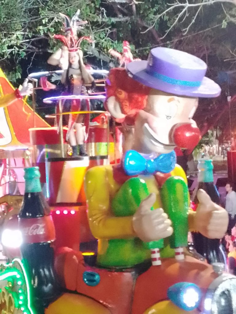 Más de 40 mil almas vibran en el Corso del Circo Carnaval Mérida 2026 B3cdeb42 Dba6 41ef A982 D66ed61caba9 768x1024