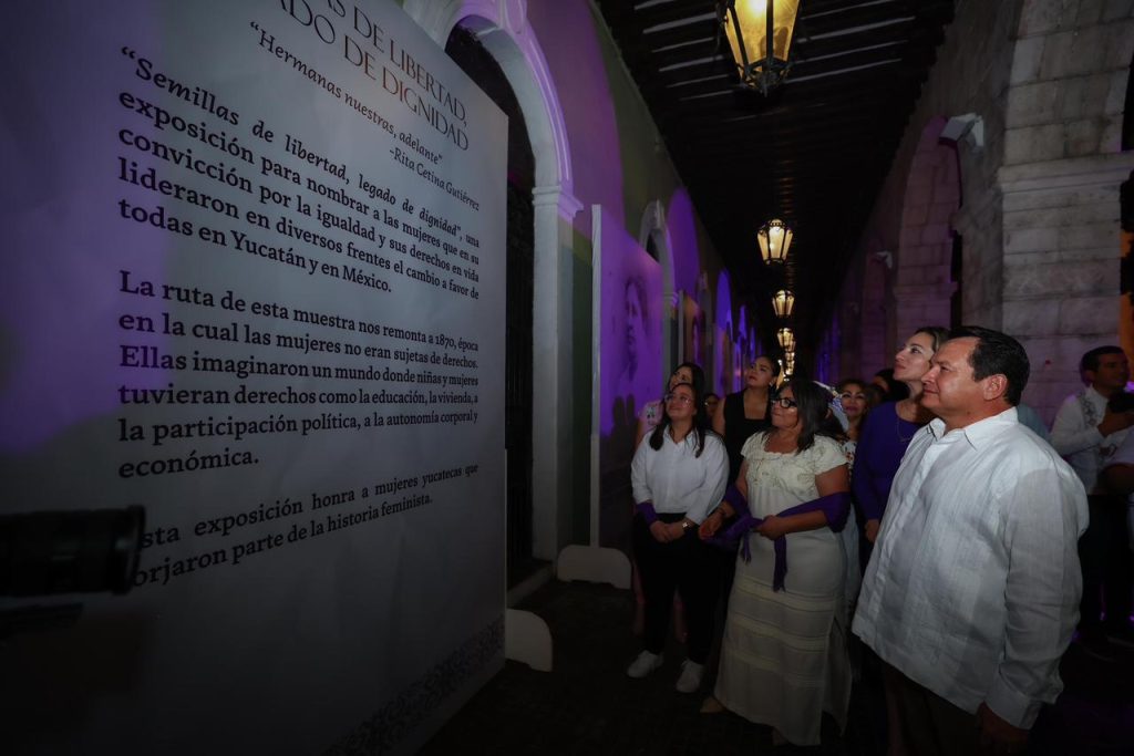 Palacio de Gobierno se ilumina de color morado por el 8 M WhatsApp Image 2026 03 01 At 22.11.40 1024x683