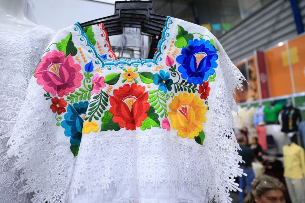 Moda yucateca conquista la capital en la Semana Yucatán en México 0005c293 E1bf 4a3d Bfae A05393e14997 1024x683