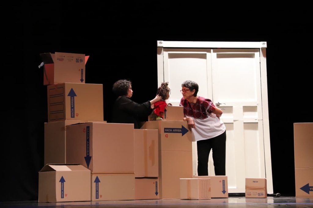 La puesta en escena “Aprender y olvidar” llena dos veces el Teatro Daniel Ayala 4ba2e670 1622 4d8d 950c 4f0797096e60 1024x682