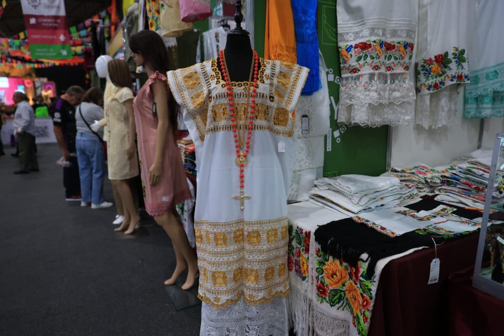 Moda yucateca conquista la capital en la Semana Yucatán en México 6e490cb7 B34a 4255 Ab0d 7b1548db3fc3 1024x683