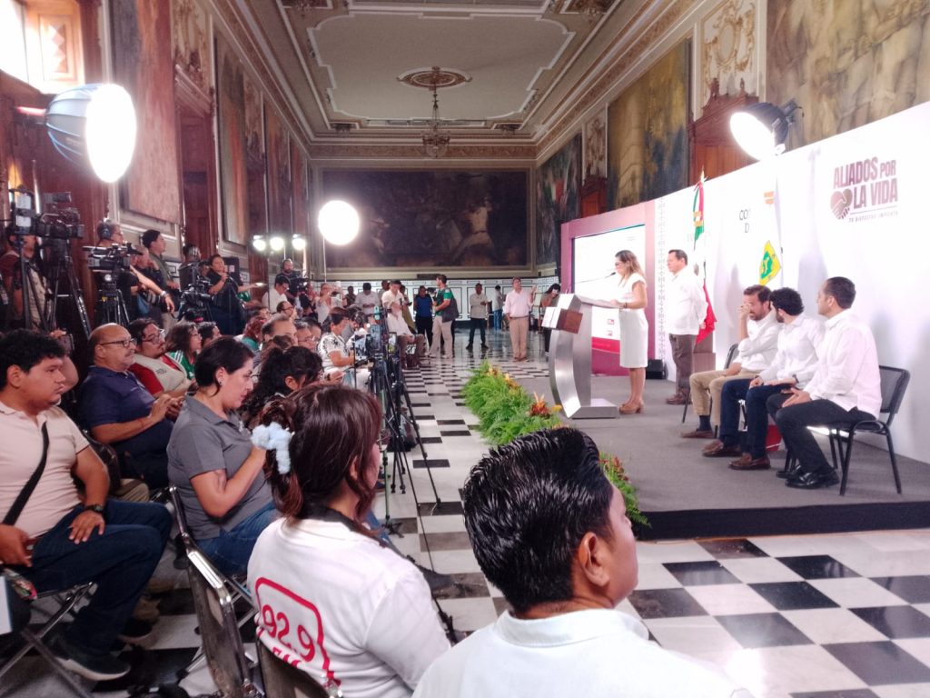 Arrecifes, seguridad y combate a la desinformación: Díaz Mena redefine el futuro de la costa yucateca WhatsApp Image 2026 06 24 At 21.11.49 2 1024x768