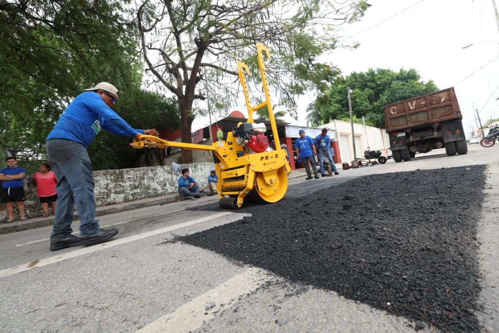 Cecilia Patrón intensifica trabajos de bacheo en toda la ciudad por temporada de lluvias Ae7d48ba 1e25 4329 Bee4 0647916126bc 1024x683