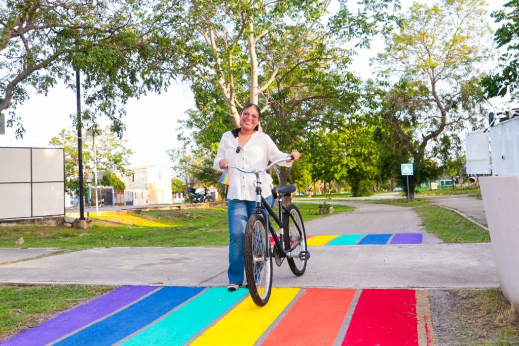 Develan primeras placas de “Espacio Seguro” para promover inclusión y respeto a la diversidad LGBTIQ+ F5ae33f6 7c70 4adc 9de5 9fc3e421234f 2 1024x683