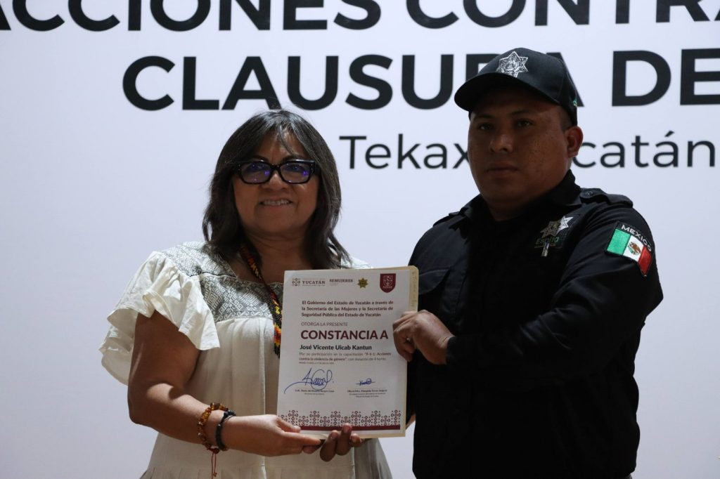 Policías municipales concluyen capacitación para atender violencia de género