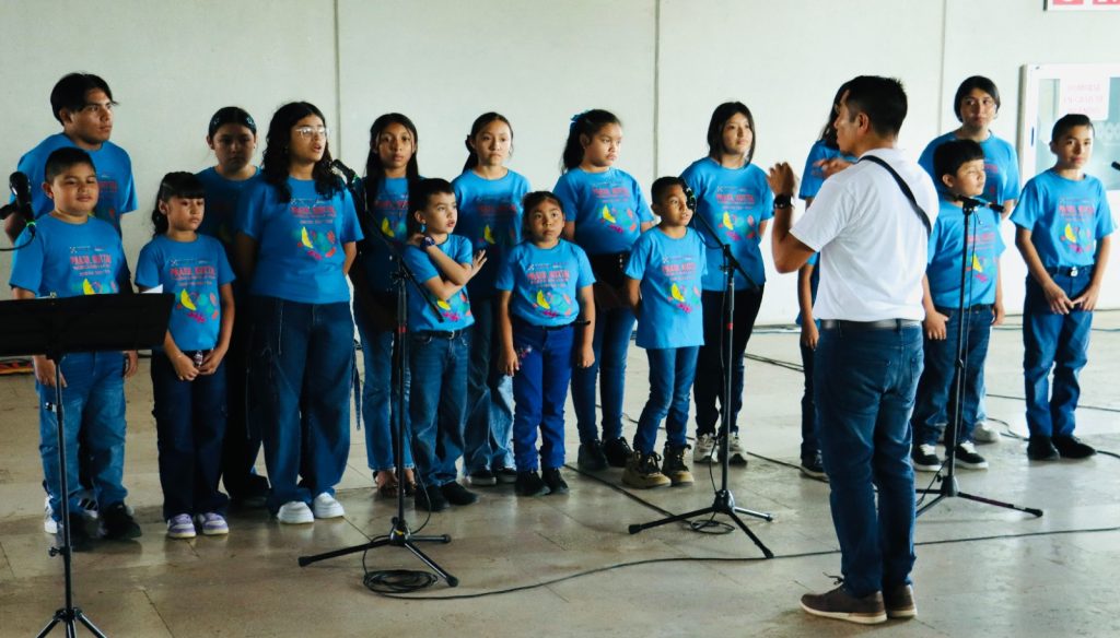 “Dame la mano y cantaremos” concierto de coros infantiles que abarrota el Gran Museo del Mundo Maya COROS COMUNITARIOS DEL PROGRAMA PAAXIL KUXTAL, SEDECULTA