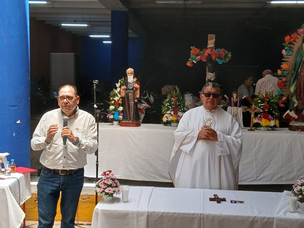 Comerciantes del Mercado San Benito festejan con fé y devoción a su patrono Comerciantes del Mercado San Benito festejan con fé y devoción a su patrono
