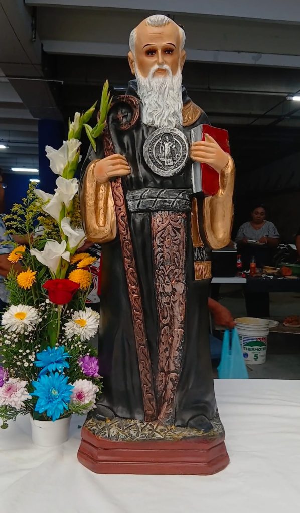 Comerciantes del Mercado San Benito festejan con fé y devoción a su patrono Comerciantes del Mercado San Benito festejan con fé y devoción a su patrono