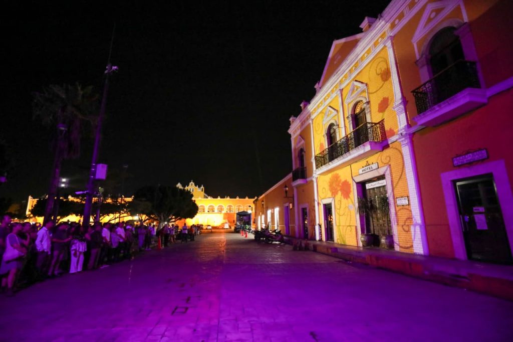 Reactivan el videomapping “Senderos de Luz” en Izamal; extranjeros pagan 163 pesos, nacionales 110. VIDEOMAPPING “SENDEROS DE LUZ” EN IZAMAL