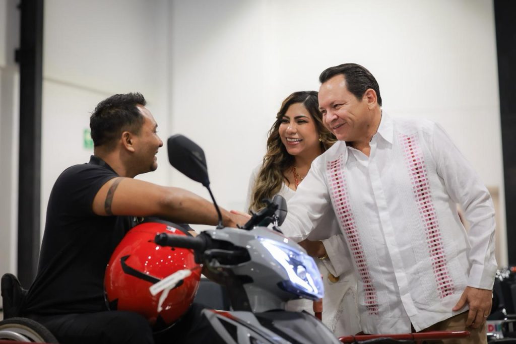 RENACIMIENTO MAYA ENTREGA APOYOS DE MOVILIDAD