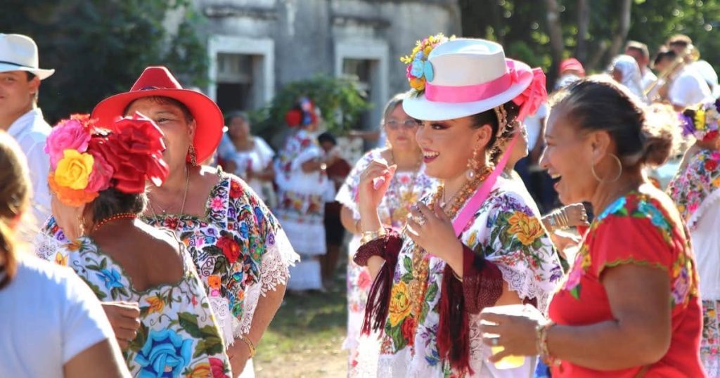 💥BAUL DEL SOL 💥 24/07/2026 TURISMO Parador Turístico de Uaymitún vuelve a recibir visitantes en la costa yucateca WEB.- https://acortar.link/dCAo1y FACEBOOK.- https://www.facebook.com/share/p/17BiPd9niW/ Mérida Se Disfruta Al Máximo Durante La Temporada Vacacional De Verano https://acortar.link/JMptFz FACEBOOK.- https://www.facebook.com/share/p/19JmbaGX7M/ YUCATAN AGEY celebrará 81 aniversario con exposición y conferencia sobre migración en Yucatán WEB.- https://acortar.link/XNXxMj FACEBOOK.- https://www.facebook.com/share/p/1D3jw6v6Bn/
