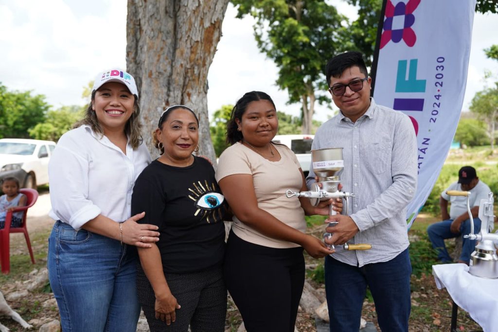 DIF Yucatán entrega proyectos productivos y apoyos funcionales en San José Chactún