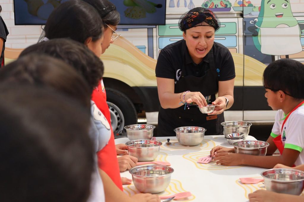 “Nutrimóvil: Cocinando Aventuras” tres unidades móviles recorrerán los 106 municipios de Yucatán/segey