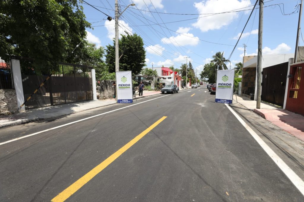 Entrega Cecilia Patrón calles repavimentadas y con señalética nueva en El Porvenir y Pensiones