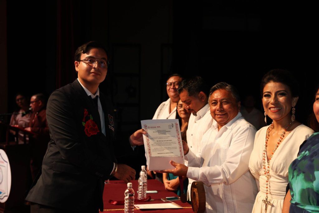 Reconocen a la primera generación de docentes en Educación Intercultural, Plurilingüe y Comunitaria EDUCACIÓN INTERCULTURAL, PLURILINGÜE Y COMUNITARIA