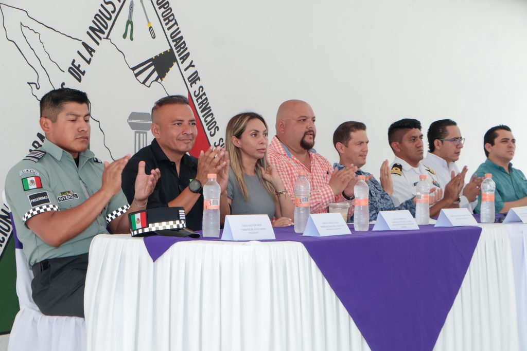 ¡Rueda el balón por la unidad!