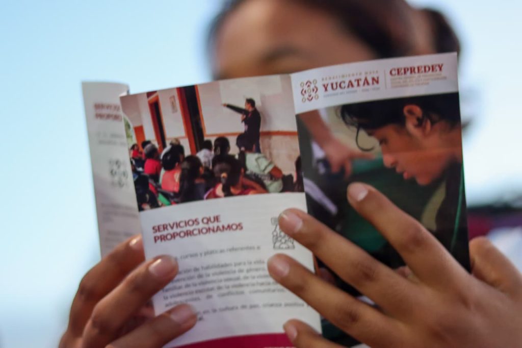 “HABLEMOS DE CONSUMO” Y PREVENIR ADICCIONES