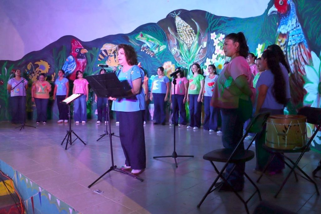 Niñas y niños de Paaxil Kuxtal llenan de música la Concha Acústica de Tixpéhual C783873a 0423 4ec9 84e1 7cc18534151c 1024x682