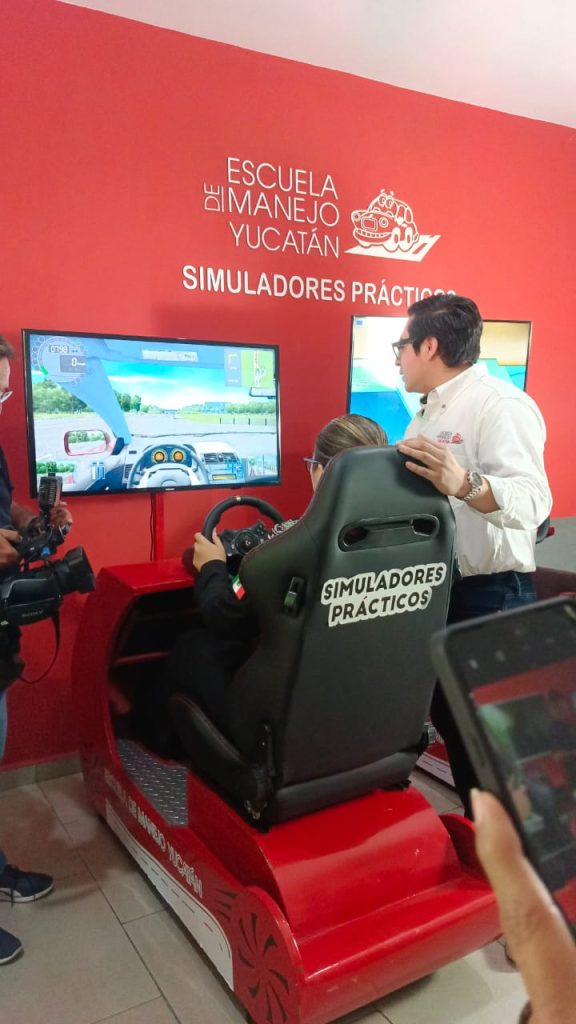 Alcalde de Tecoh pone a las “Mujeres al Volante” del desarrollo