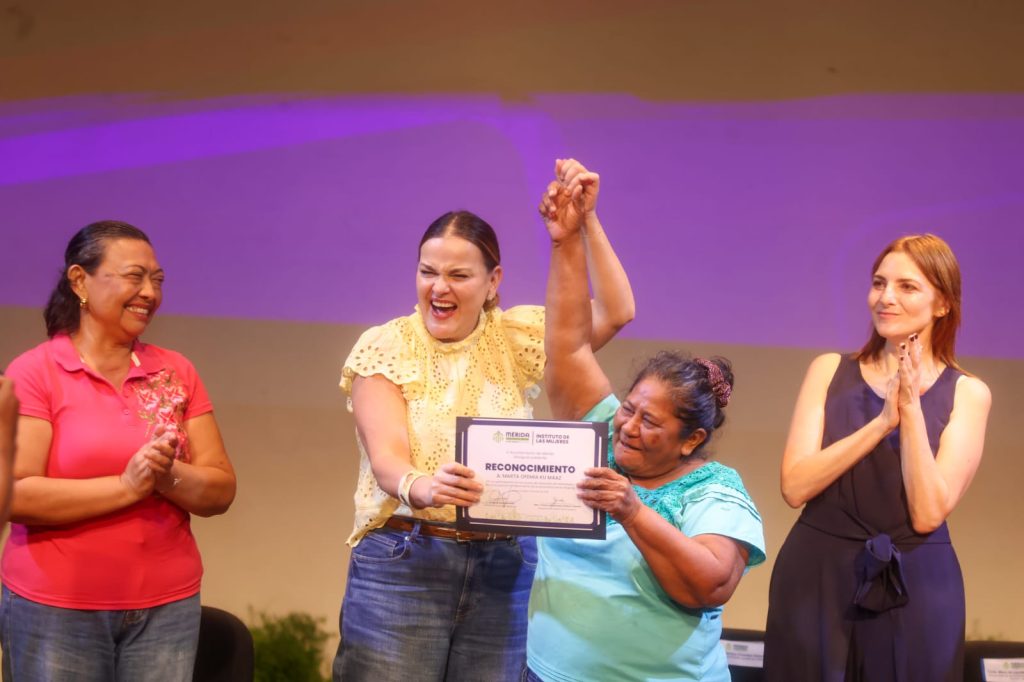 170 MUJERES SE GRADUARON DEL PROGRAMA CECATI