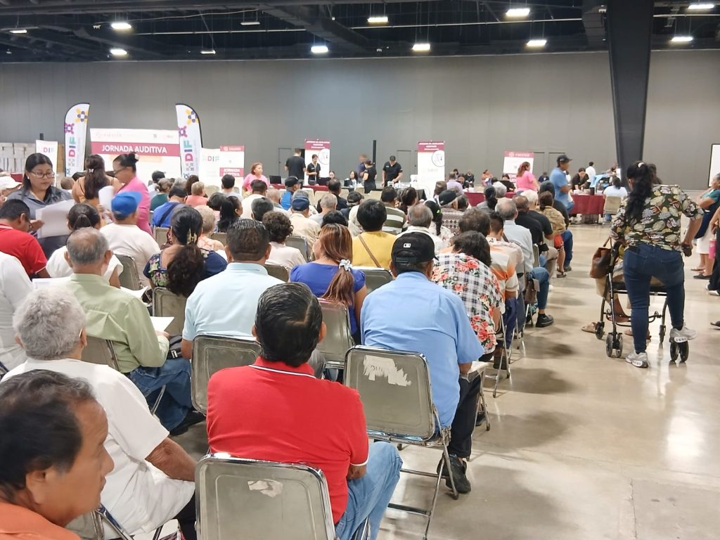 Entrega Beneficencia Pública 300 Auxiliares Auditivos ENTREGA BENEFICENCIA PÚBLICA 300 AUXILIARES AUDITIVOS