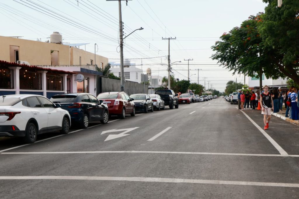 CECILIA PATRÓN INTENSIFICA REPAVIMENTACIÓN Y MANTENIMIENTO VIAL EN TODA MÉRIDA.