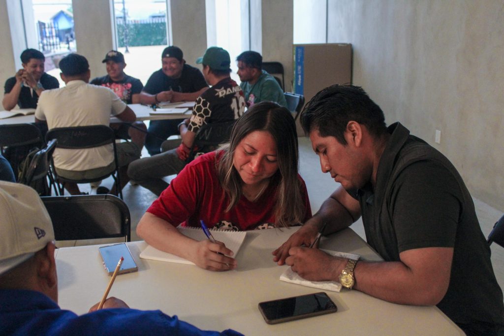 GUÍAS TURÍSTICOS EN CHICHÉN ITZÁ TOMARÁN DIPLOMADO DE INGLÉS