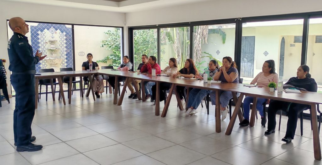 Policía de Mérida refuerza la prevención de ciberdelitos y extorsión en el sector empresarial